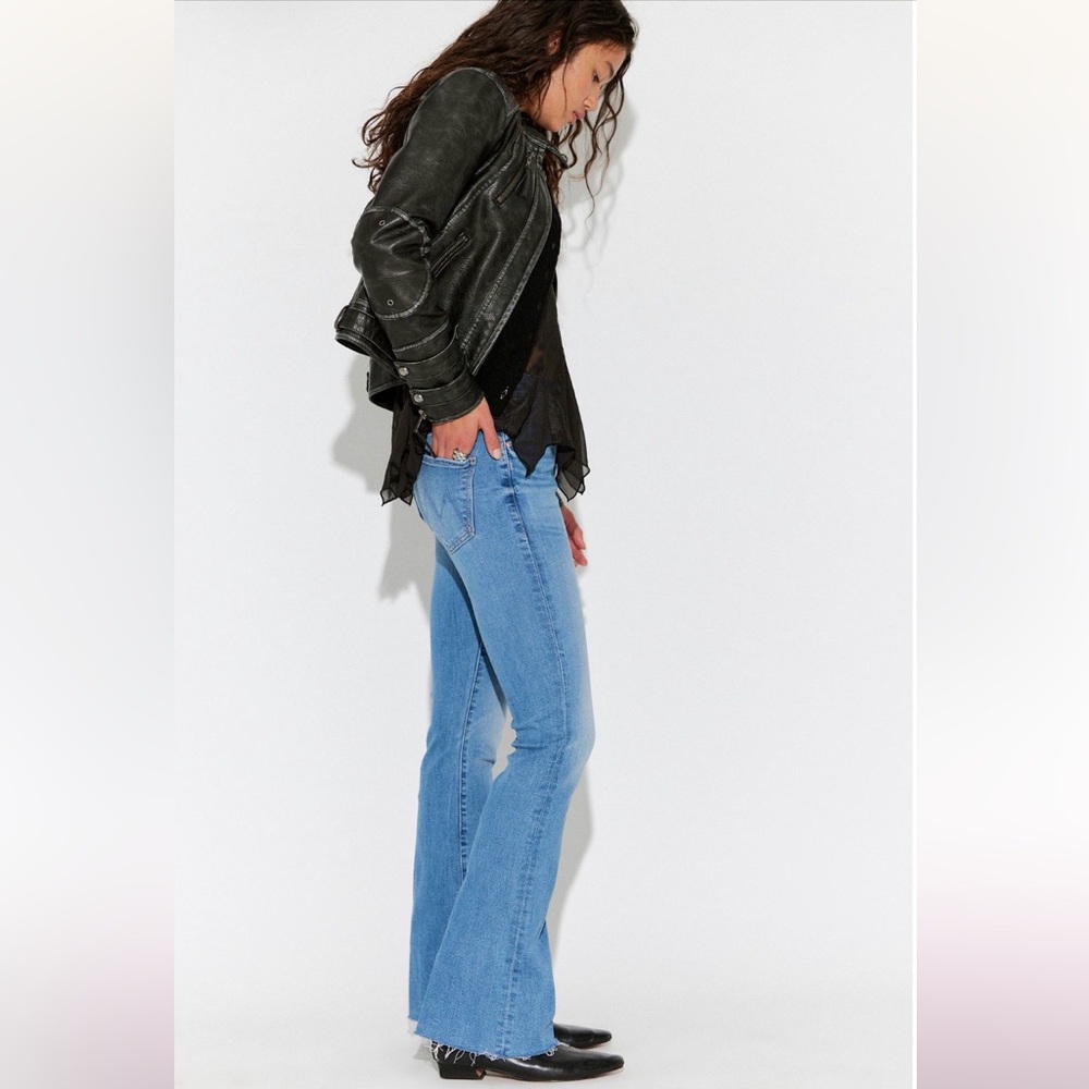 MOTHER The Weekender Fray Flare Women's Blue Jeans 30 NWT